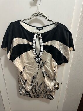 Vintage bebe #y2k Black & Cream Jeweled Keyhole Feather-Print Blouse